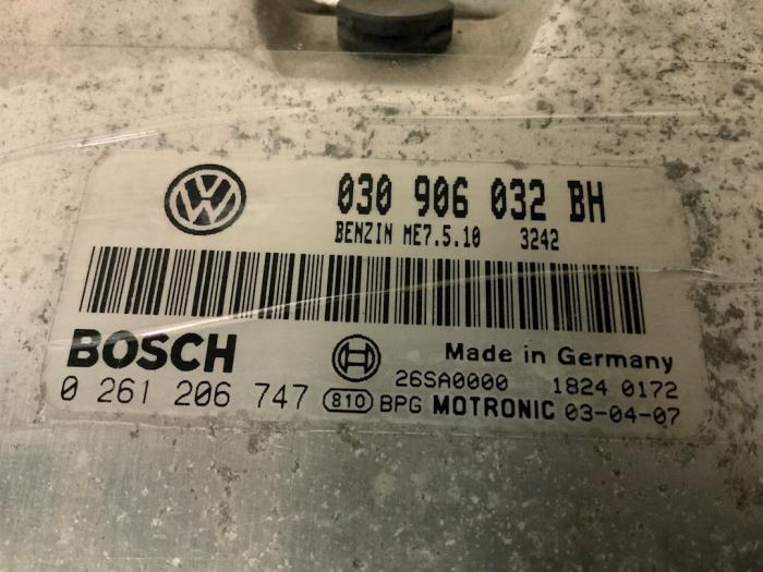 Engine management computer from a Volkswagen Lupo (6X1) 1.0 MPi 50 1999