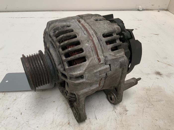 Usagé Dynamo Volkswagen Polo IV (9N1/2/3) 1.4 TDI 75 Prix € 30,00 Règlement à la marge proposé par Autodemontage van der Iest