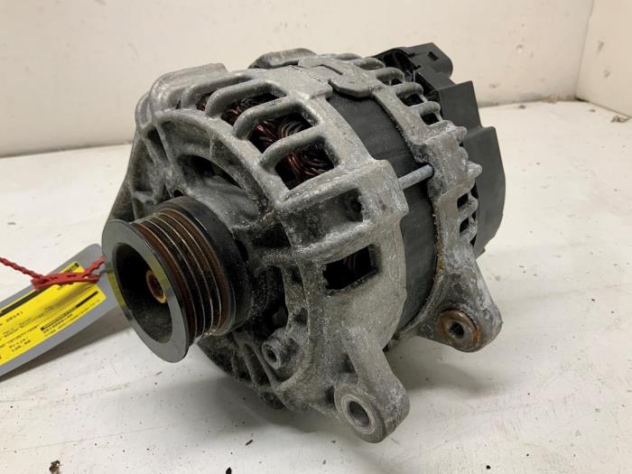 Gebrauchte Dynamo Mercedes A (W176) 1.8 A-200 CDI 16V Preis € 163,35 Mit Mehrwertsteuer angeboten von Autodemontage van der Iest