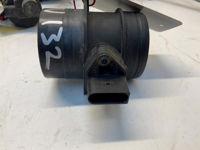 Gebrauchte Luftmassenmesser Volkswagen Passat Variant (3B6) 1.9 TDI 130 Preis € 20,00 Margenregelung angeboten von Autodemontage van der Iest