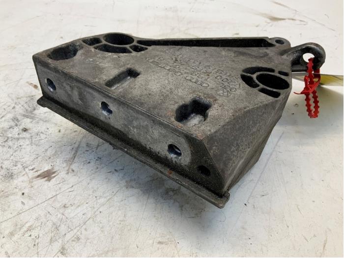 Used Engine mount Volkswagen Polo V (6R) 1.6 TDI 16V 75 Price € 17,50 Margin scheme offered by Autodemontage van der Iest
