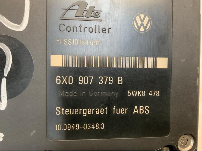 Pompe ABS d'un Volkswagen Lupo (6X1) 1.4 TDI 75 2001