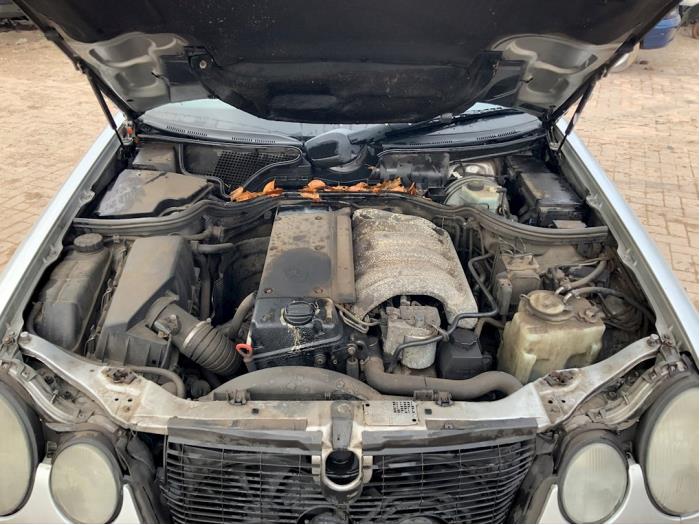 Gebrauchte Getriebe Mercedes E (W210) 3.0 E-300D Turbo 24V Preis € 220,00 Margenregelung angeboten von Autodemontage van der Iest