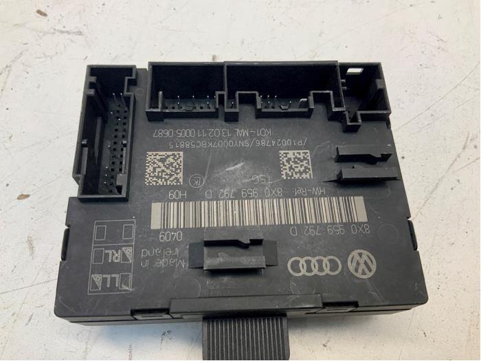 Ordenador body control de un Audi A1 (8X1/8XK) 1.6 TDI 16V 2011