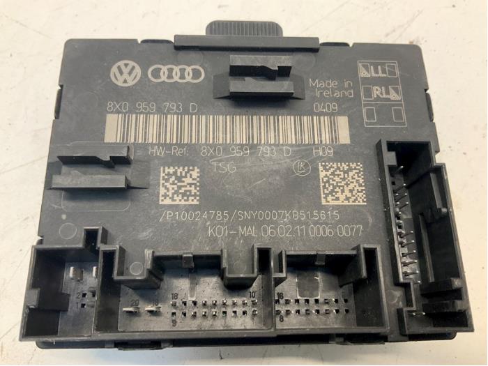 Ordenador body control de un Audi A1 (8X1/8XK) 1.6 TDI 16V 2011