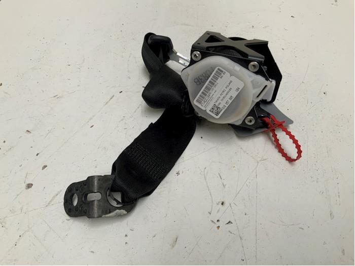 Rear seatbelt tensioner, right from a Audi A1 (8X1/8XK) 1.6 TDI 16V 2011