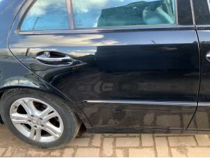 Used Rear door 4-door, right Mercedes E (W211) 3.0 E-320 CDI 24V Price € 40,00 Margin scheme offered by Autodemontage van der Iest