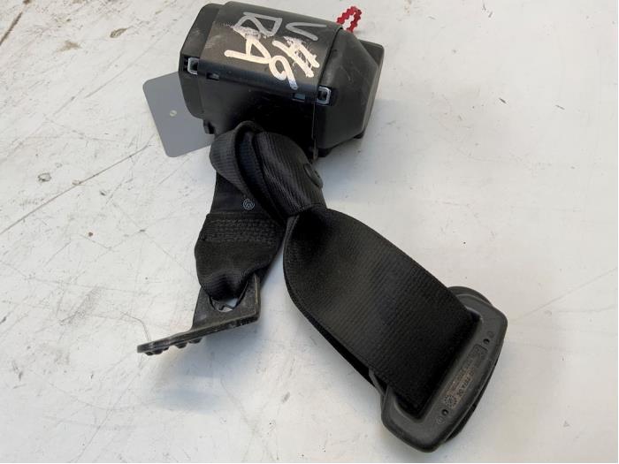 Rear seatbelt buckle, right from a Volkswagen Polo IV (9N1/2/3) 1.4 TDI 70 2007