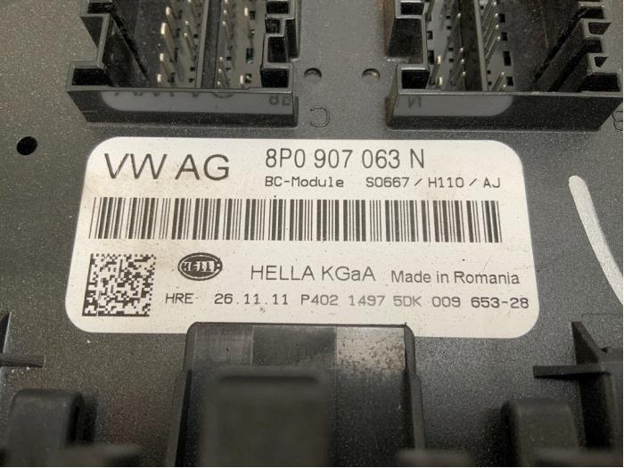 Serrure de contact + ordinateur d'un Audi A3 (8P1) 2.0 TDI 16V 2011