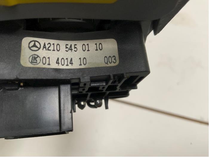 Interruptor combinado columna de dirección de un Mercedes-Benz CLK (W208) 2.0 200 16V 1999