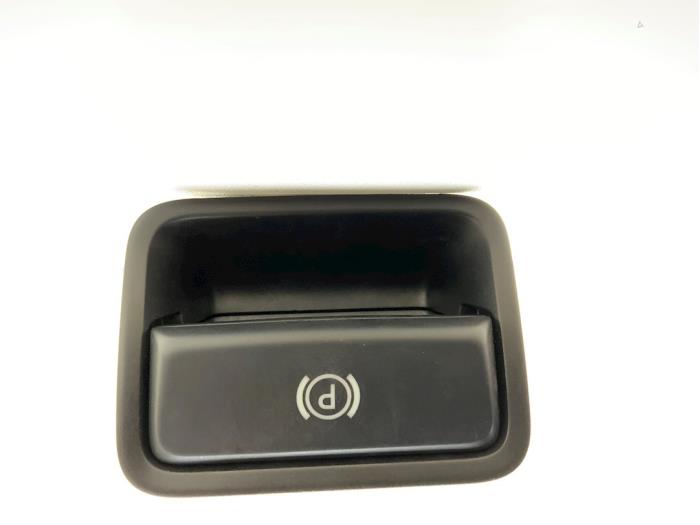 Handbremse Schalter van een Mercedes-Benz A (W176) 2.2 A-220 CDI 16V 2014