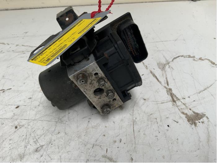 Begagnade ABS-pump Alfa Romeo 147 (937) 1.6 Twin Spark 16V Pris € 30,00 Marginaltabell erbjuds av Autodemontage van der Iest