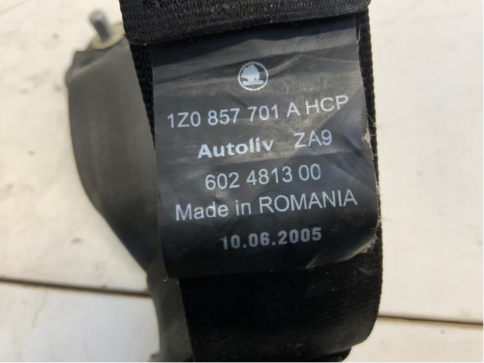 Cinturón de seguridad izquierda delante de un Skoda Octavia Combi (1Z5) 2.0 TDI PD 16V 2005