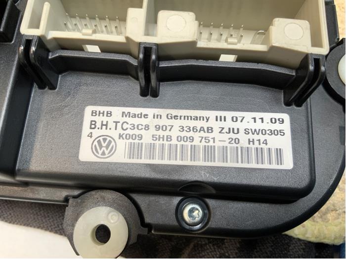 Panel de control de calefacción de un Volkswagen Golf VI (5K1) 1.6 TDI 16V 2009