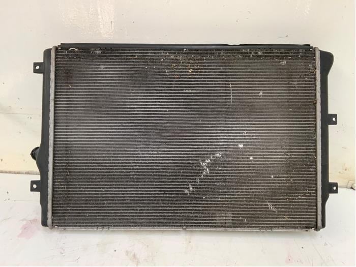 Usagé Radiateur Volkswagen Golf VI (5K1) 1.6 TDI 16V Prix € 65,00 Règlement à la marge proposé par Autodemontage van der Iest