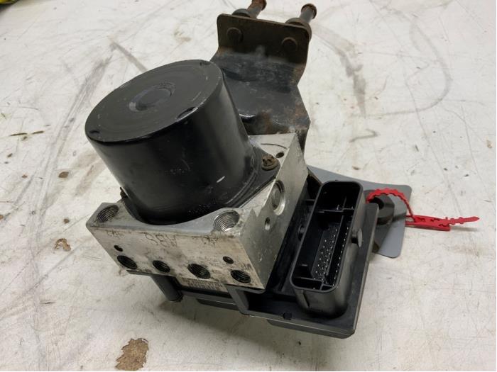 Begagnade ABS-pump Volkswagen Fox (5Z) 1.2 Pris € 95,00 Marginaltabell erbjuds av Autodemontage van der Iest