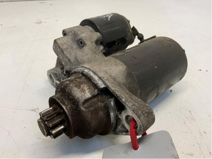 Usagé Démarreur Volkswagen Polo IV (9N1/2/3) 1.2 12V Prix € 25,00 Règlement à la marge proposé par Autodemontage van der Iest