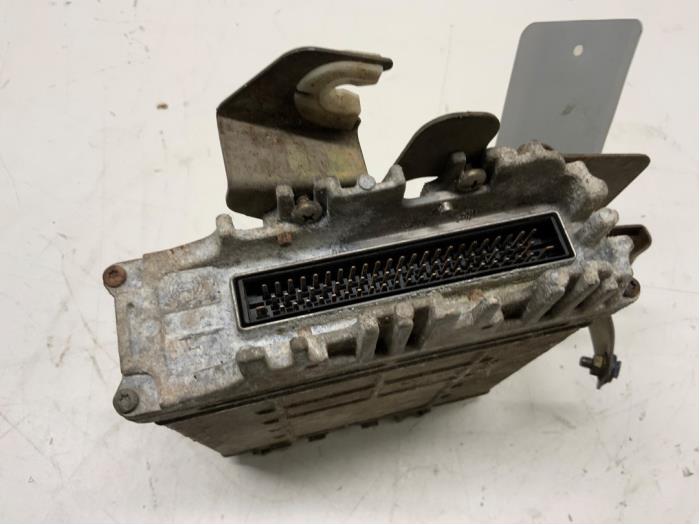 Used Engine management computer Volkswagen Polo III Classic (6KV2) 1.9 SDI Price € 45,00 Margin scheme offered by Autodemontage van der Iest
