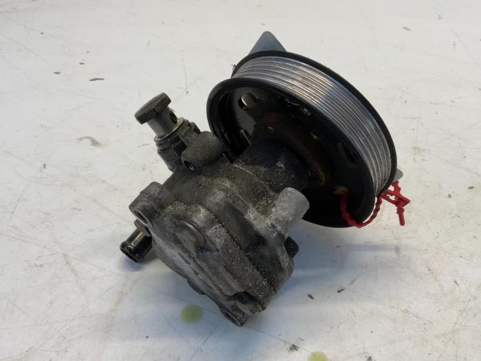 Usagé Pompe de direction Volkswagen Bora (1J2) 1.9 TDI 100 Prix € 30,00 Règlement à la marge proposé par Autodemontage van der Iest