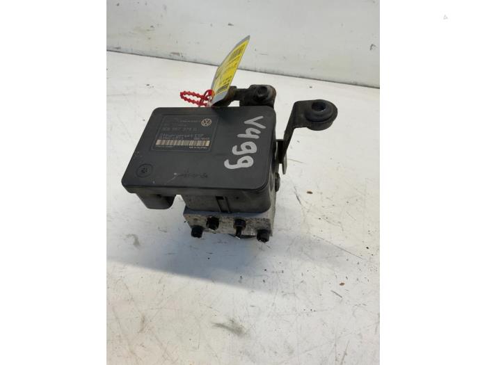 Used ABS pump Volkswagen Bora (1J2) 1.9 TDI 100 Price € 25,00 Margin scheme offered by Autodemontage van der Iest