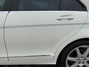 Używane Drzwi lewe tylne wersja 4-drzwiowa Mercedes C (W204) 2.2 C-220 CDI 16V BlueEFFICIENCY Cena € 200,00 Procedura marży oferowane przez Autodemontage van der Iest