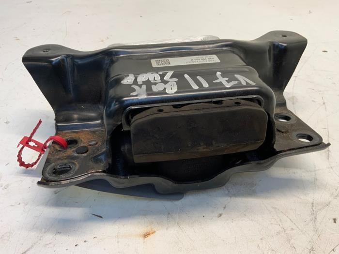Gearbox mount from a Volkswagen Golf VII (AUA) 1.4 TSI BlueMotion Technology 125 16V 2015