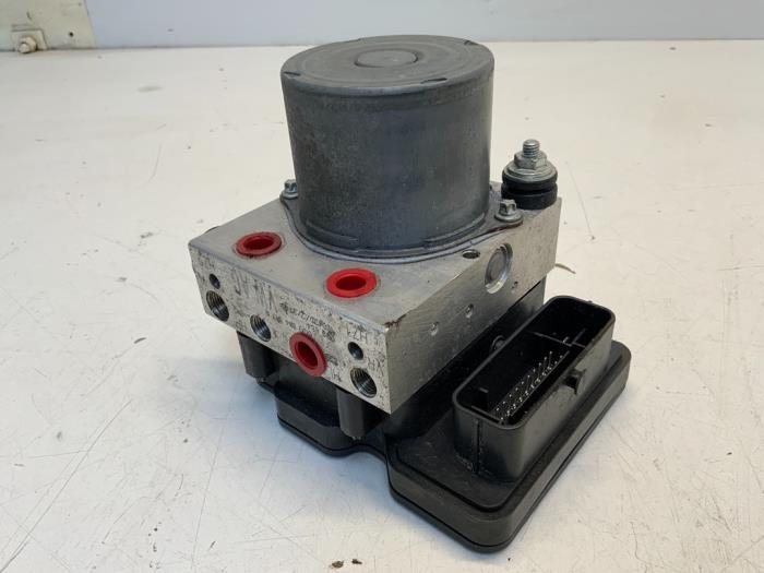 Gebrauchte ABS Pumpe Volkswagen Polo V (6R) 1.0 TSI 12V BlueMotion Preis € 45,00 Margenregelung angeboten von Autodemontage van der Iest