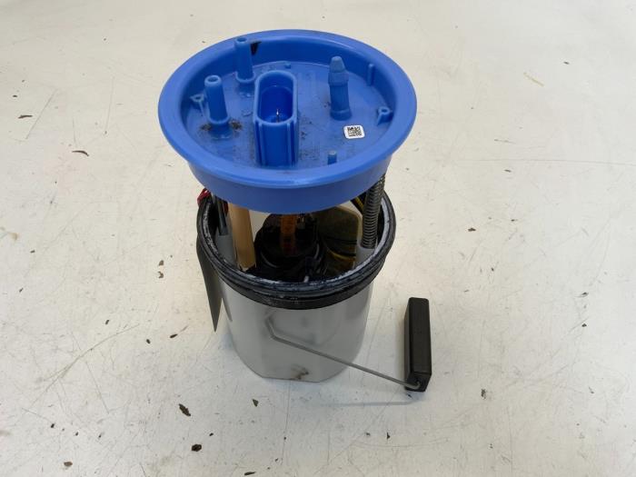Used Electric fuel pump Volkswagen Polo V (6R) 1.0 TSI 12V BlueMotion Price € 45,00 Margin scheme offered by Autodemontage van der Iest