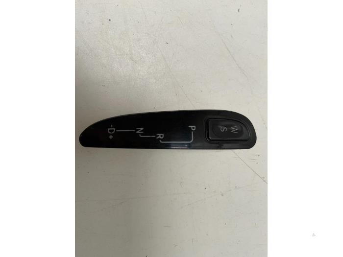 Gear shift selector indicator