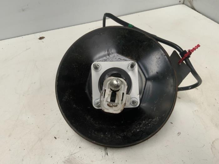 Usagé Assistant de freinage Fiat Punto Evo (199) 1.3 JTD Multijet 85 16V Euro 5 Prix € 45,00 Règlement à la marge proposé par Autodemontage van der Iest