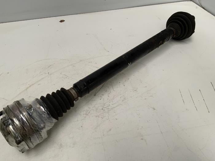Front drive shaft, right from a Audi A3 (8P1) 2.0 TDI 16V 2010