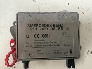 Usados Amplificador de antena Mercedes E (W211) 2.2 E-220 CDI 16V Precio € 20,00 Norma de margen ofrecido por Autodemontage van der Iest