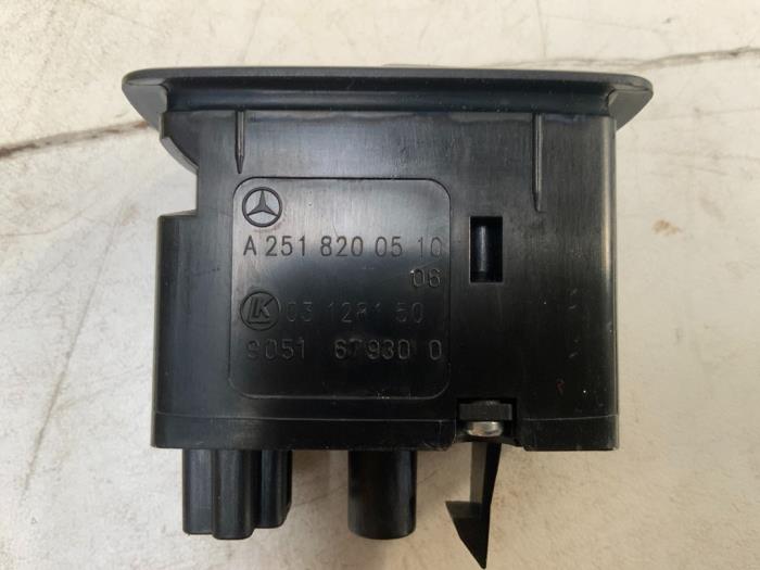 Interruptor de ventanilla eléctrica de un Mercedes-Benz ML II (164/4JG) 3.0 ML-280 CDI 4-Matic V6 24V 2009