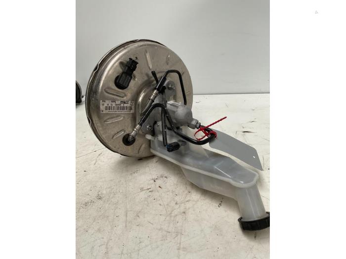 Usagé Servo frein Mercedes A (W176) 2.2 A-200 CDI, A-200d 16V 4-Matic Prix € 125,00 Règlement à la marge proposé par Autodemontage van der Iest