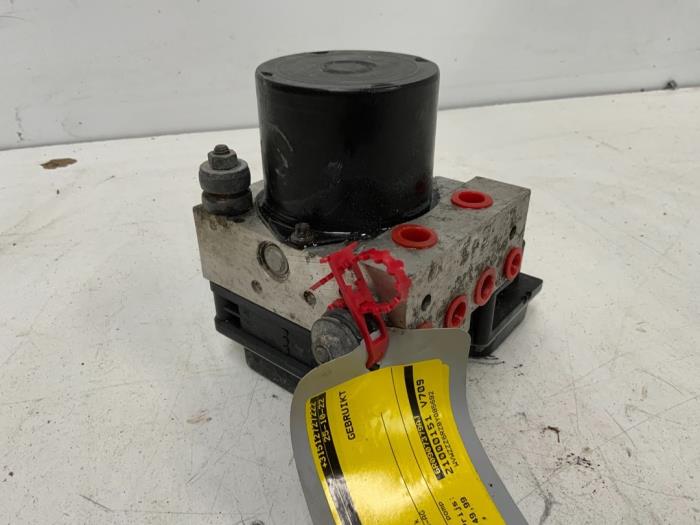 Begagnade ABS-pump Volkswagen Polo V (6R) 1.2 TDI 12V BlueMotion Pris € 49,99 Marginaltabell erbjuds av Autodemontage van der Iest