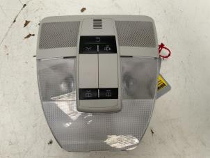 Begagnade Innerbelysning, fram Mercedes A (W169) 1.5 A-160 Pris € 19,99 Marginaltabell erbjuds av Autodemontage van der Iest