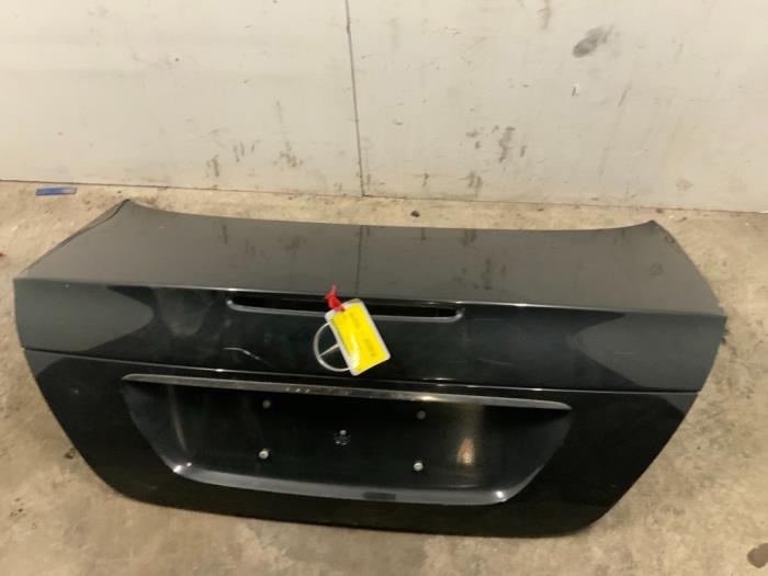 Begagnade Baklucka Mercedes E (W211) 3.2 E-320 CDI 24V Pris € 50,00 Marginaltabell erbjuds av Autodemontage van der Iest