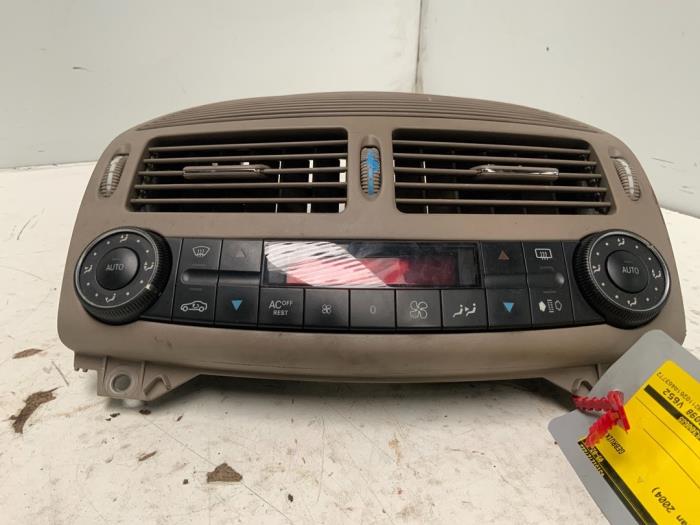Begagnade Klimatpanel Mercedes E (W211) 3.2 E-320 CDI 24V Pris € 45,00 Marginaltabell erbjuds av Autodemontage van der Iest