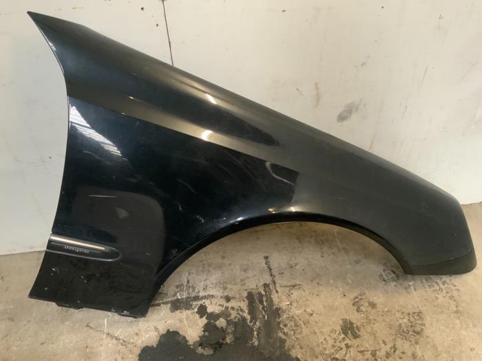 Front wing, right from a Mercedes-Benz E (W211) 3.2 E-320 CDI 24V 2004