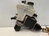 Master cylinder from a Mercedes-Benz E (W211) 3.2 E-320 CDI 24V 2004