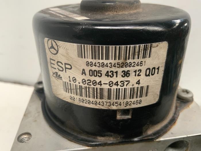 Gebrauchte ABS Pumpe Mercedes SLK (R171) 1.8 200 K 16V Preis € 100,00 Margenregelung angeboten von Autodemontage van der Iest