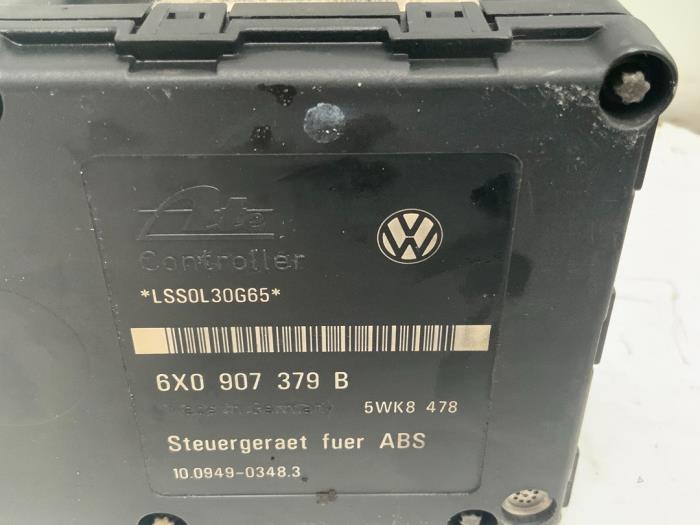Bomba ABS de un Volkswagen Lupo (6X1) 1.0 MPi 50 2001
