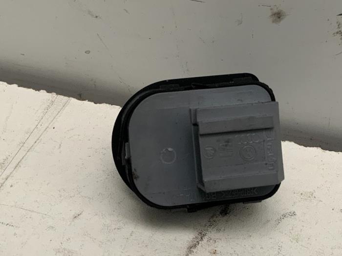 Electric mirror module from a Volkswagen Passat Variant (3B6) 2.0 20V 2003