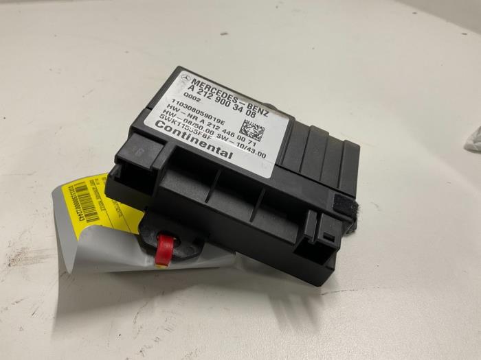 Usagé Module pompe carburant Mercedes E Estate (S212) E-200 CDI 16V BlueEfficiency,BlueTEC Prix € 39,99 Règlement à la marge proposé par Autodemontage van der Iest