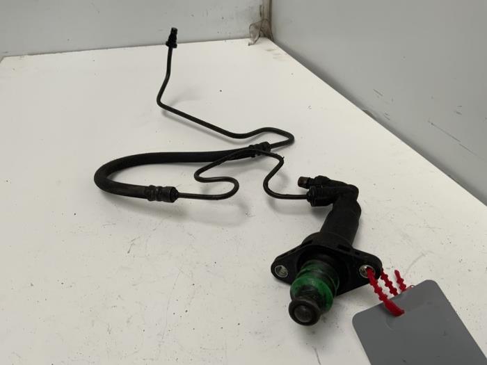 Clutch slave cylinder