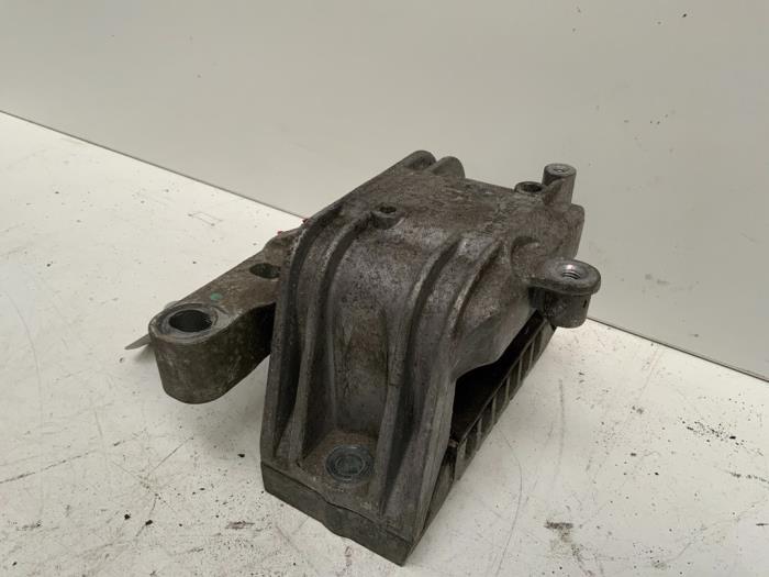 Usagé Support moteur Seat Leon (1P1) 1.9 TDI 105 Prix € 15,00 Règlement à la marge proposé par Autodemontage van der Iest
