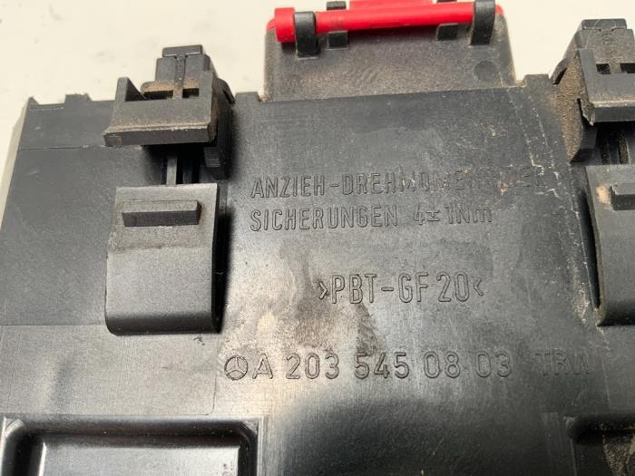 Stromverteiler van een Mercedes-Benz CLC (C203) 2.2 220 CDI 16V 2008