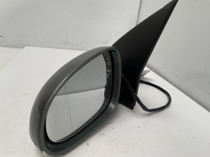 Wing mirror, left from a Volkswagen Golf V (1K1) 1.6 FSI 16V 2004
