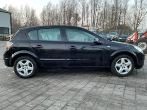 Usagé Porte avant droite Opel Astra H (L48) 1.6 16V Prix € 50,00 Règlement à la marge proposé par Autodemontage van der Iest