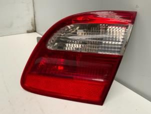 Used Taillight, right Mercedes E Combi (S211) 2.2 E-220 CDI 16V Price € 20,00 Margin scheme offered by Autodemontage van der Iest